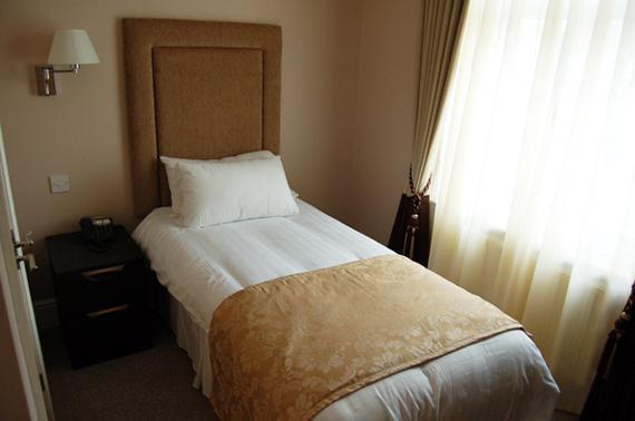 Devonshire Hotel Hornchurch 객실 사진
